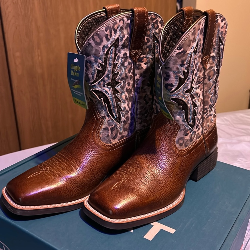 Ariat cowgirl boots